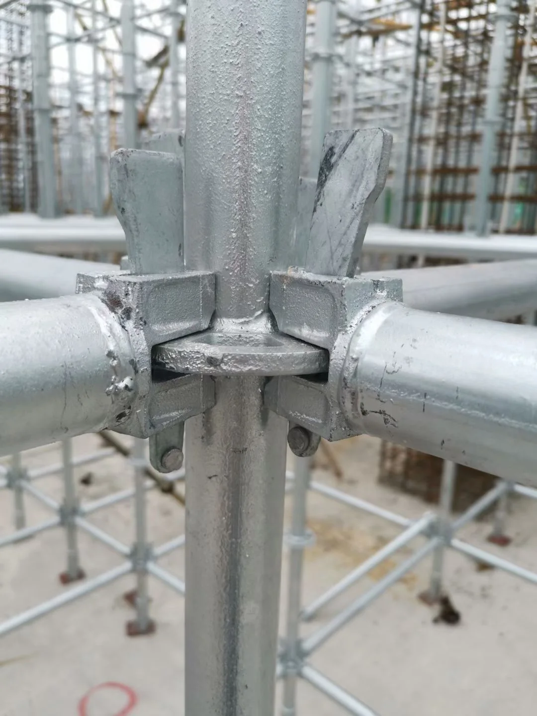 Real Ringlock connection and galvanized surface detail